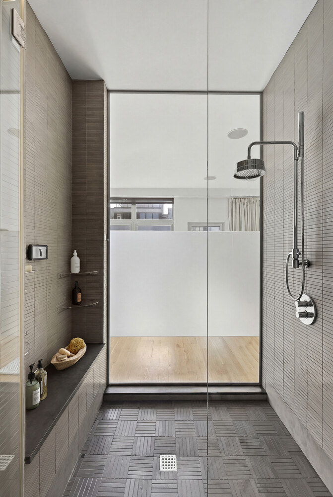 122 NEWTON Street PH