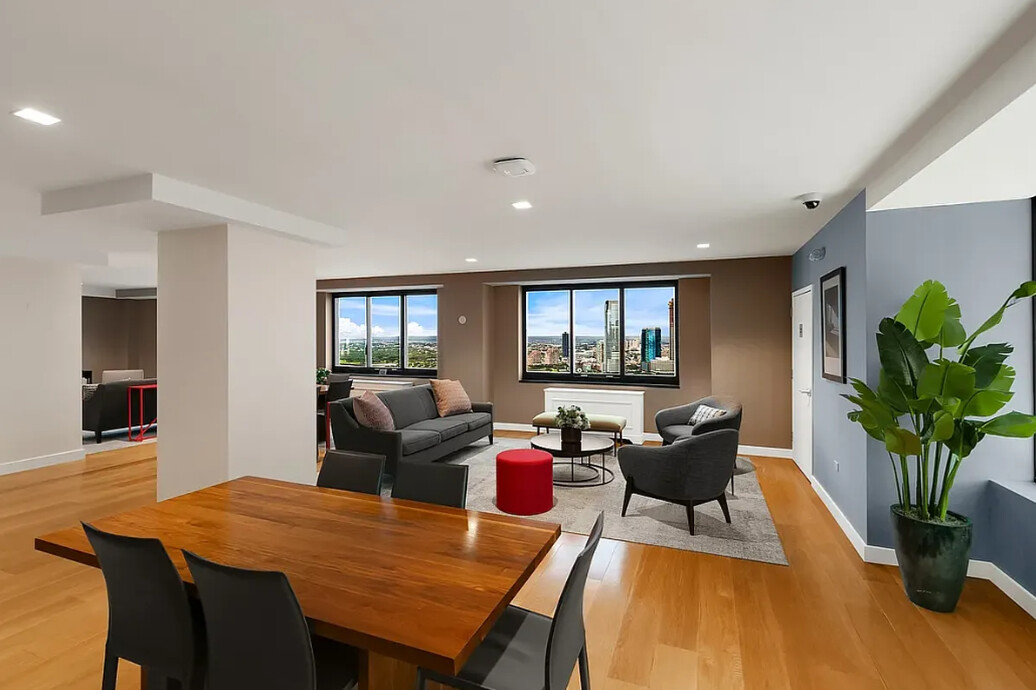 200 RECTOR Place 31C