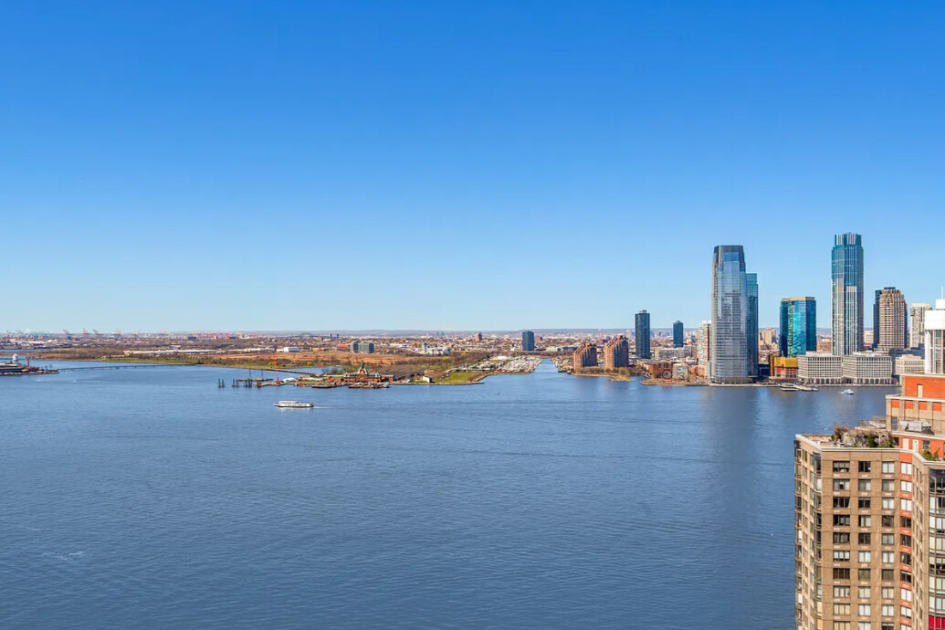 200 RECTOR Place 35C