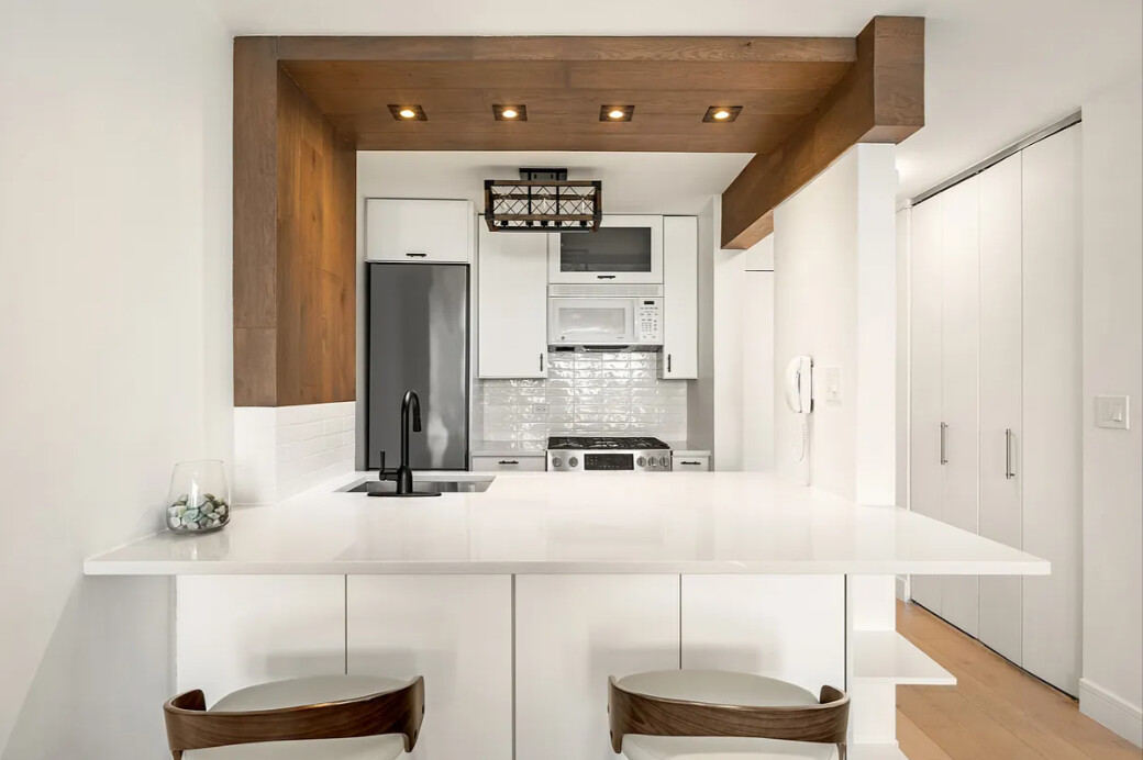 200 RECTOR Place 35C