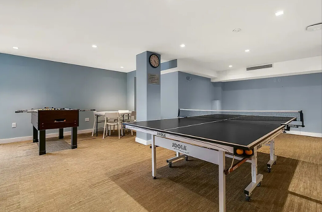 200 RECTOR Place 35C