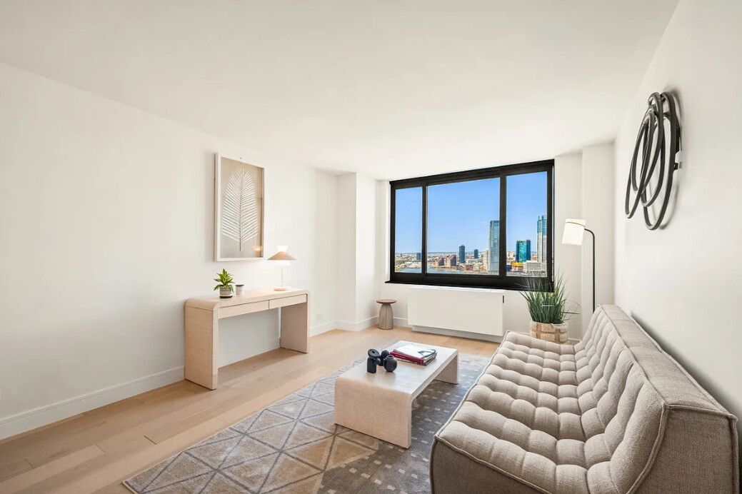 200 RECTOR Place 35C