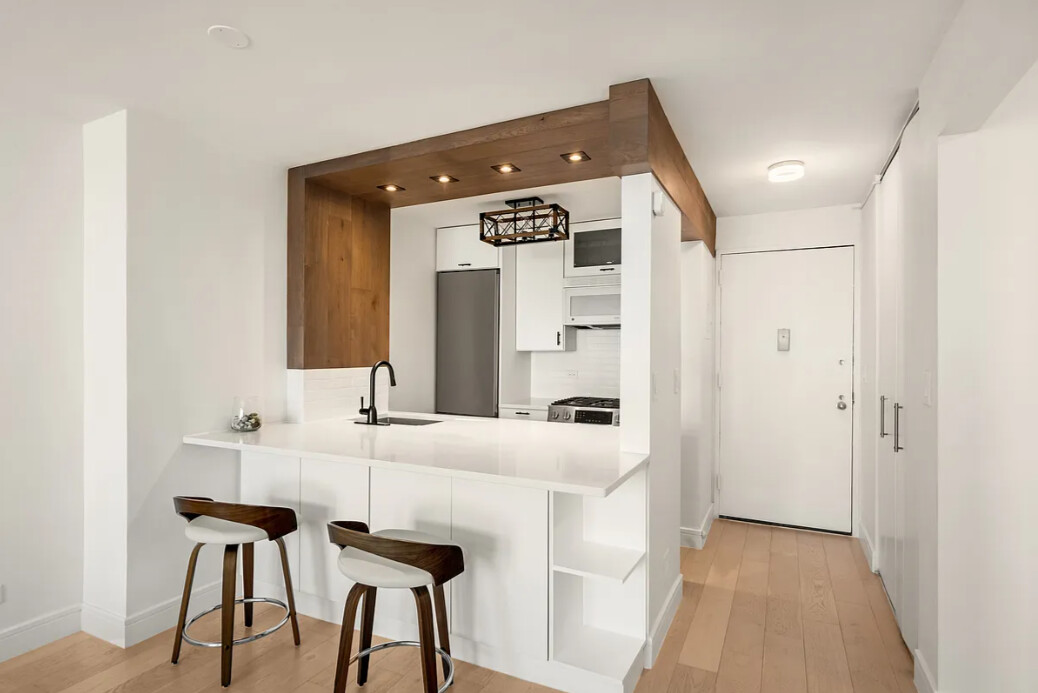 200 RECTOR Place 35C