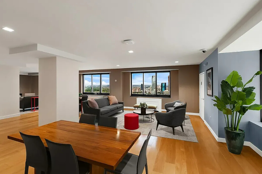 200 RECTOR Place 35C