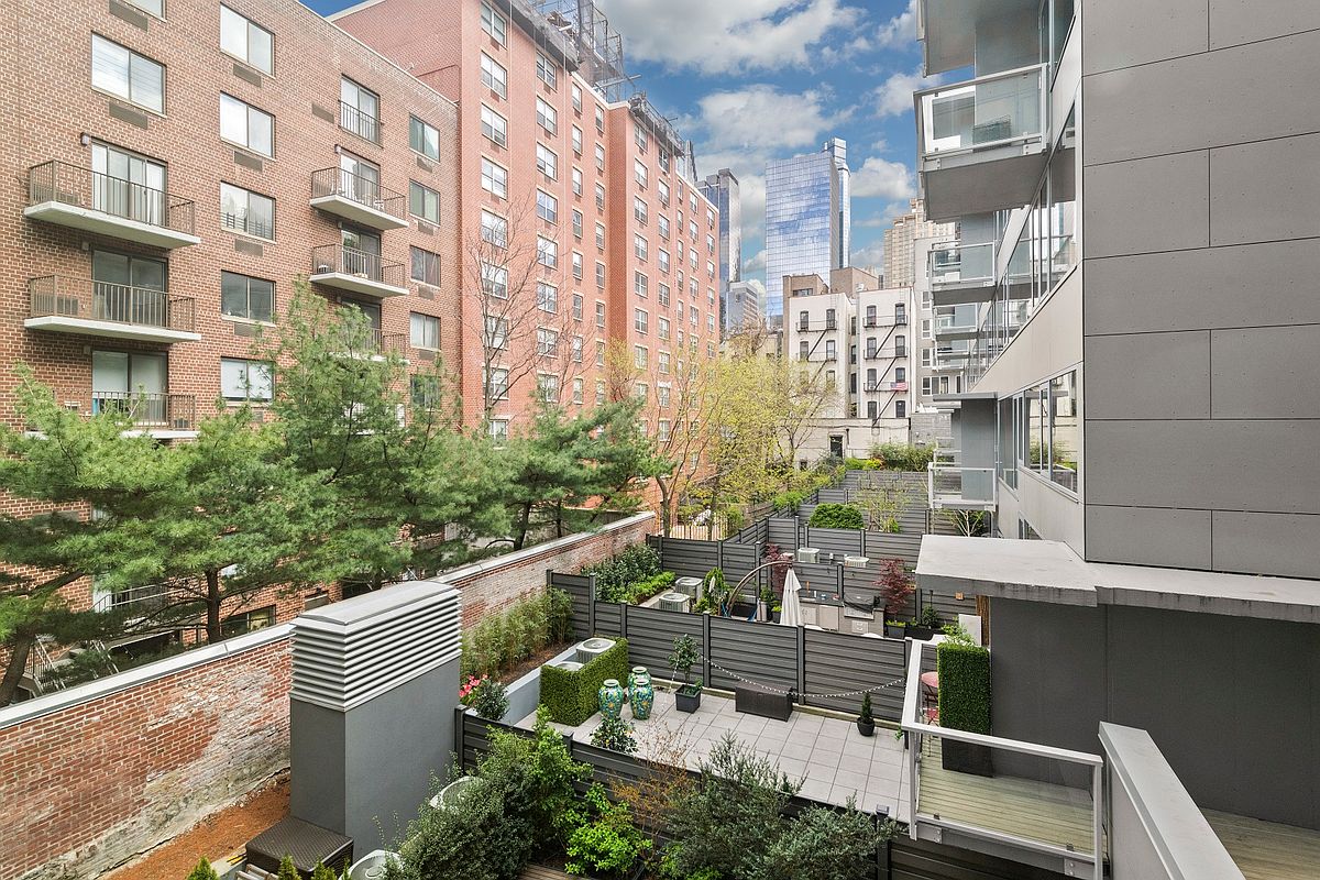 425 W 53RD Street 301