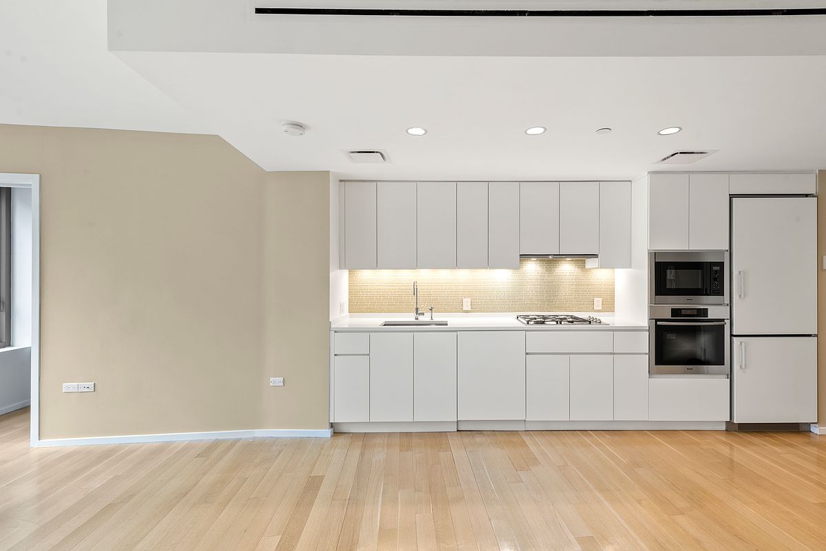 425 W 53RD Street 301