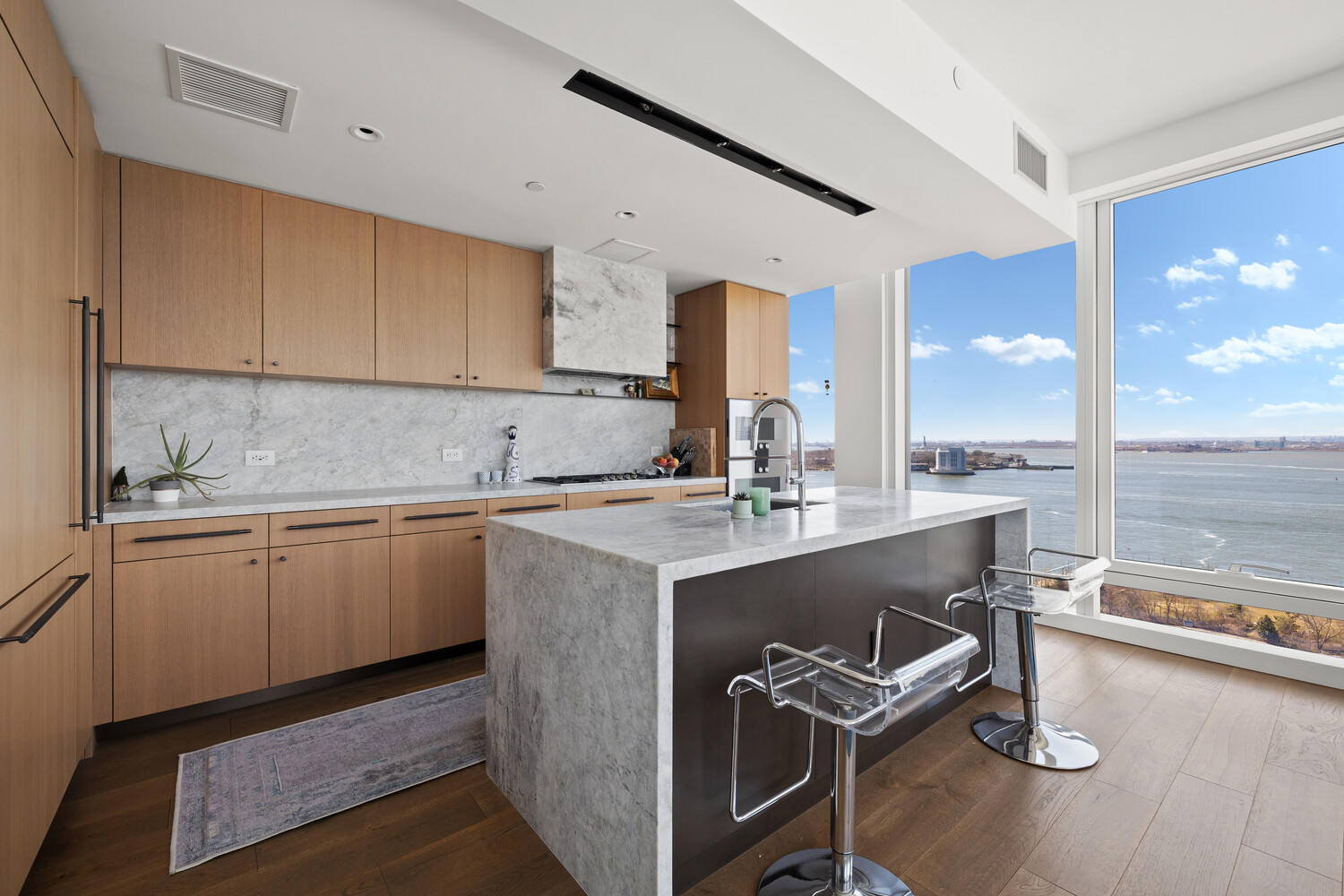 50 BRIDGE PARK Drive 16B