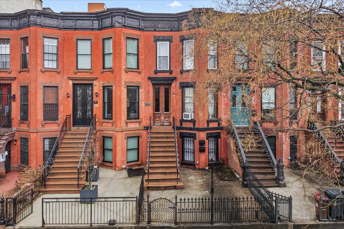 554 LEXINGTON Avenue
