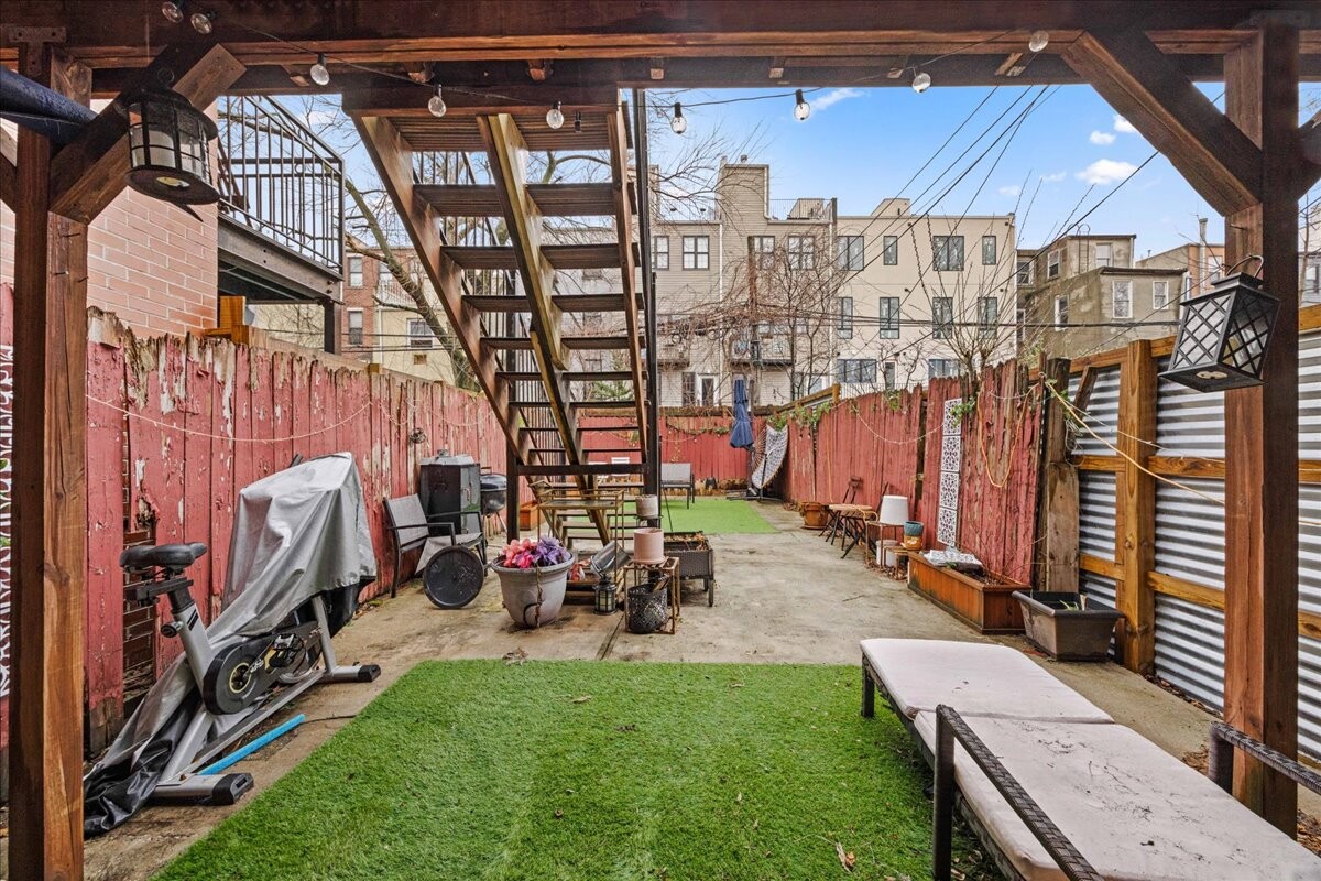 554 LEXINGTON Avenue