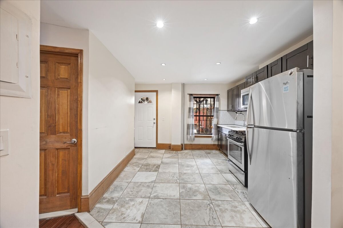 554 LEXINGTON Avenue