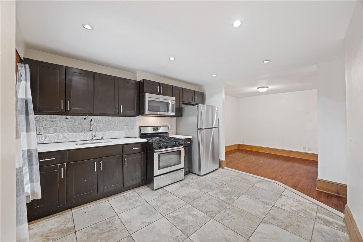 554 LEXINGTON Avenue