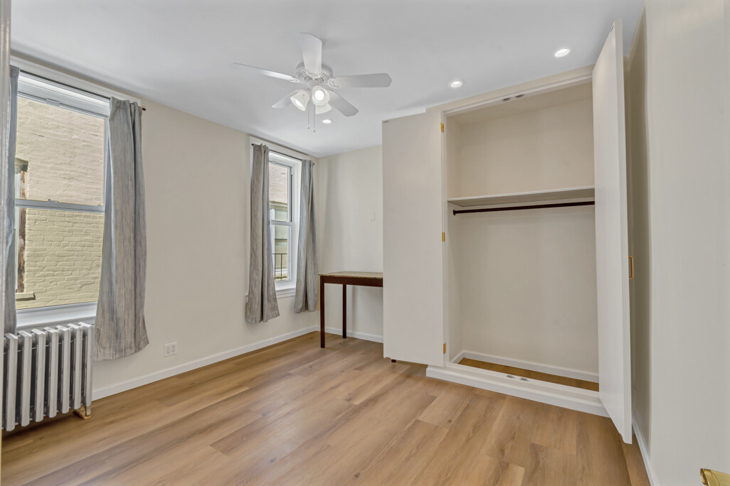 569 VERMONT Street 3A