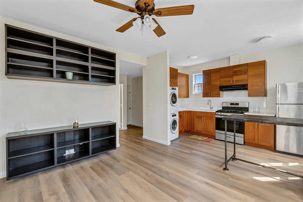 569 VERMONT Street 3A