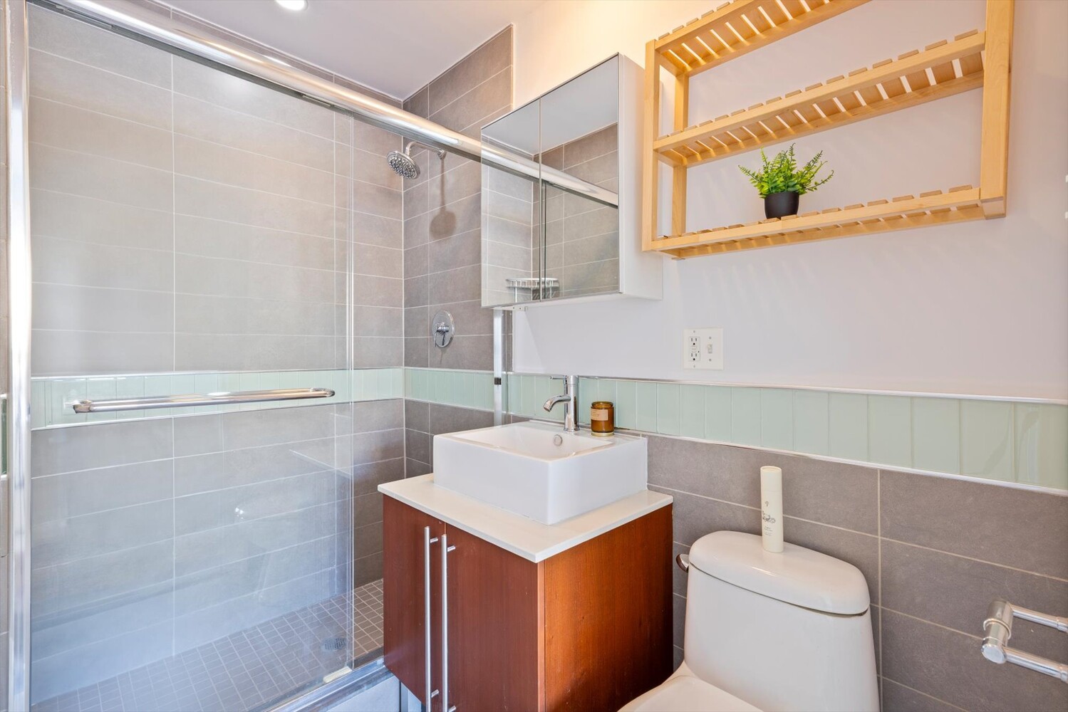 100 MASPETH Avenue 2H