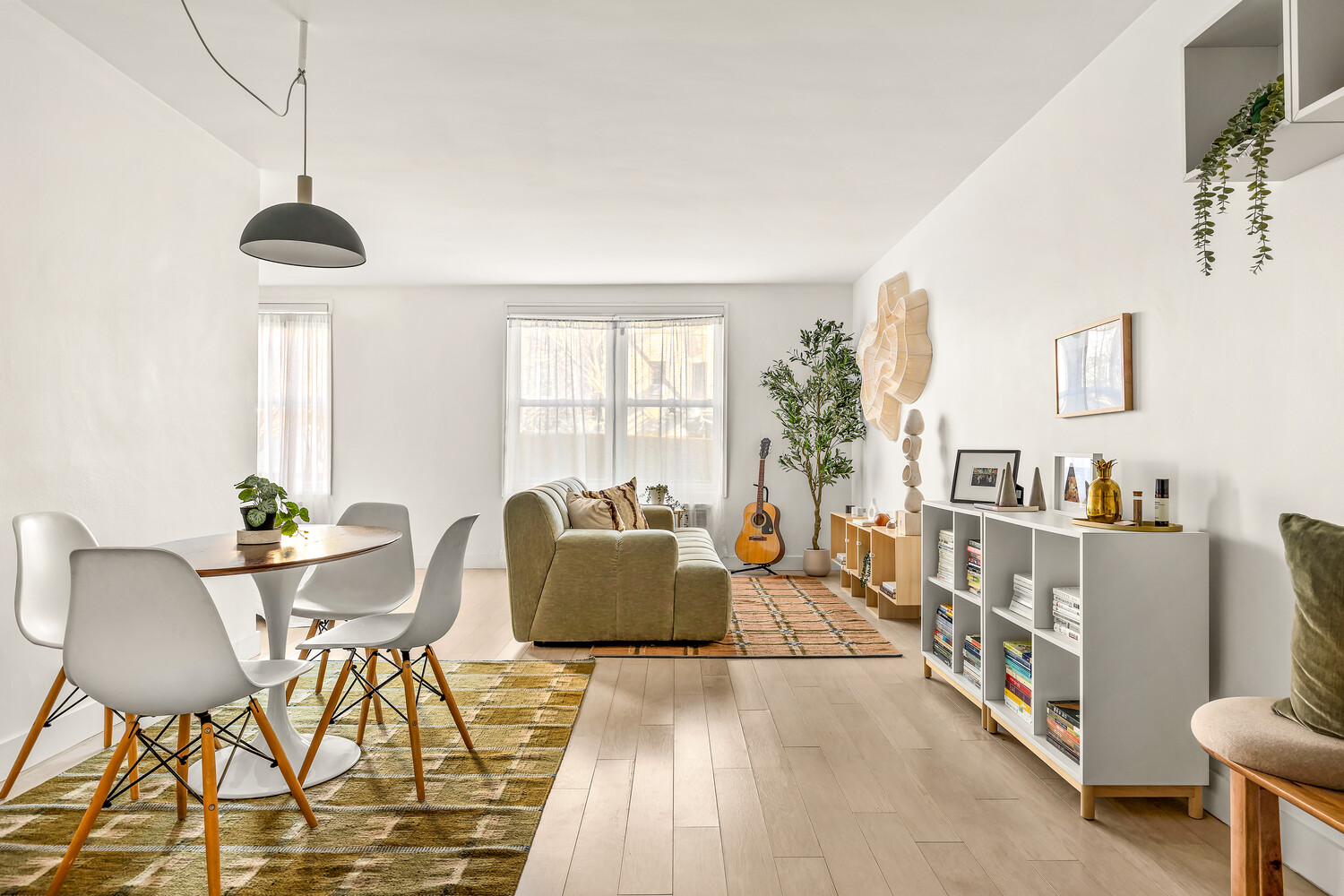 651 VANDERBILT Street R2