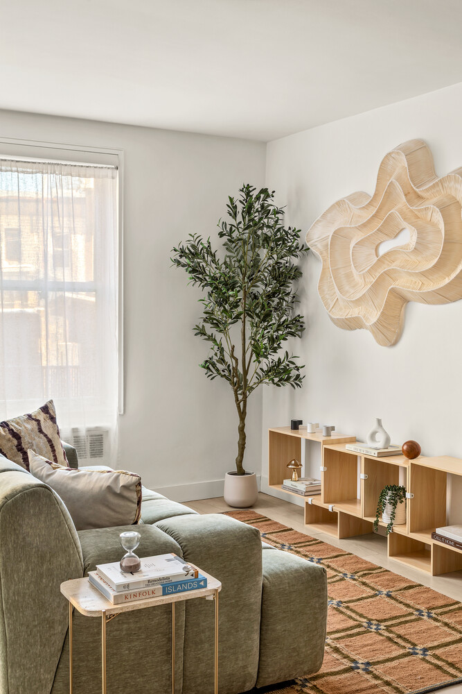 651 VANDERBILT Street R2