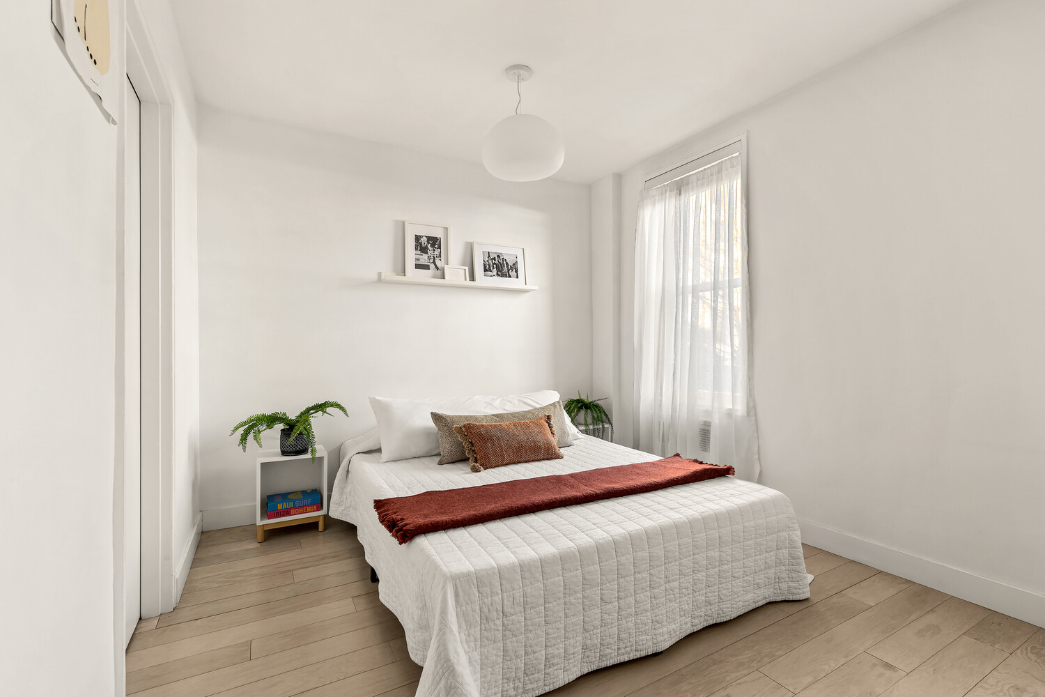 651 VANDERBILT Street R2