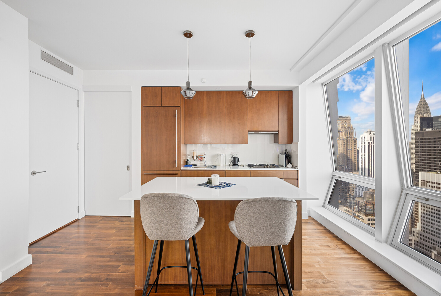 400 5TH Avenue 46AB