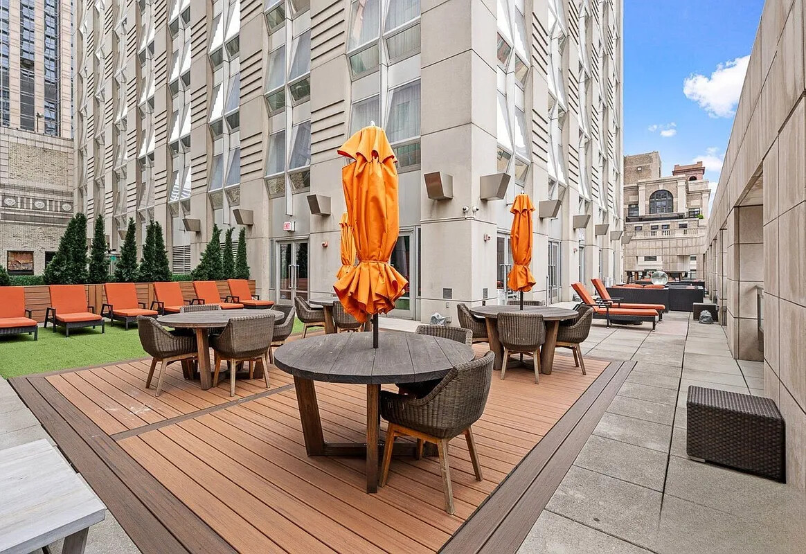 400 5TH Avenue 46AB