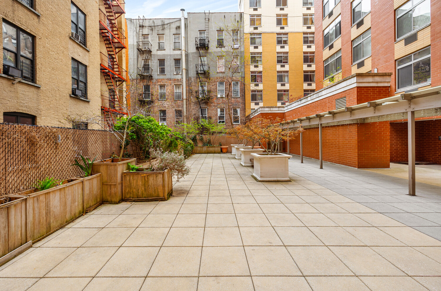 130 BRADHURST Avenue 502