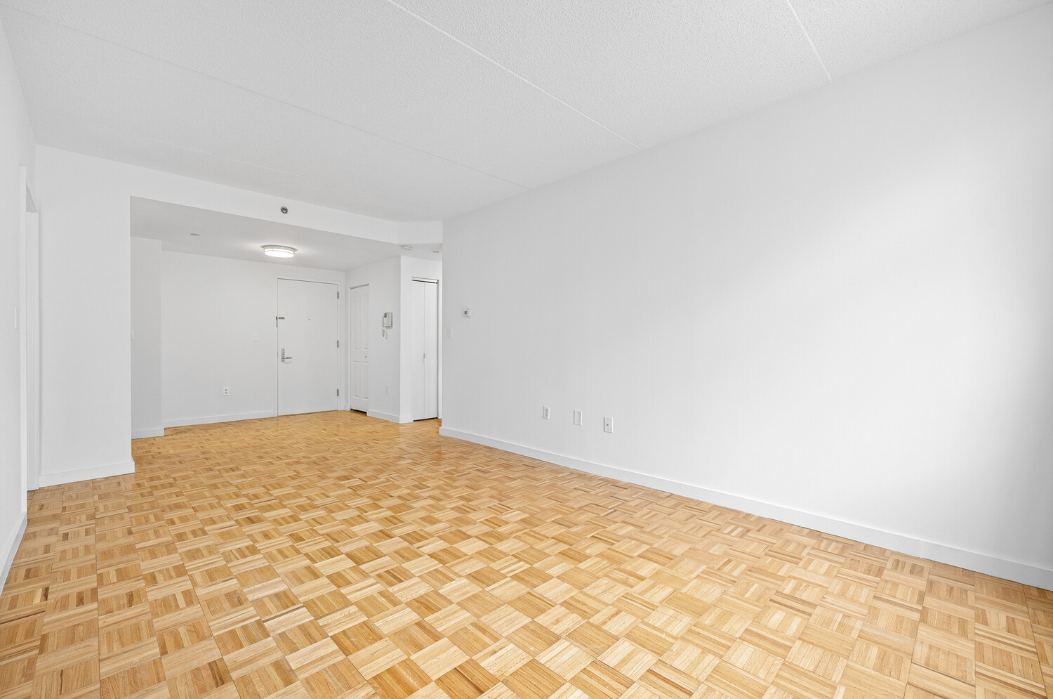 130 BRADHURST Avenue 502