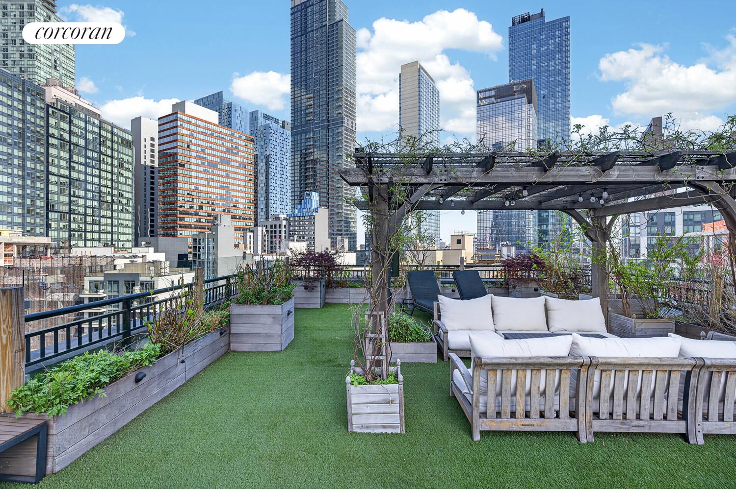 42-60 CRESCENT Street PH10C