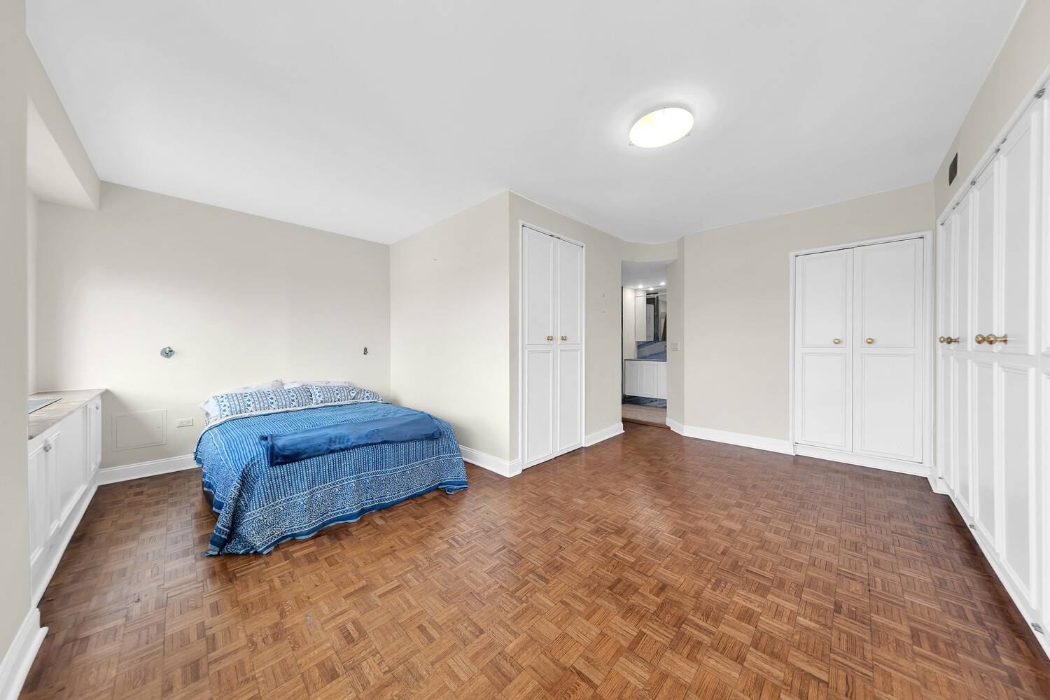 180 E END Avenue 18B