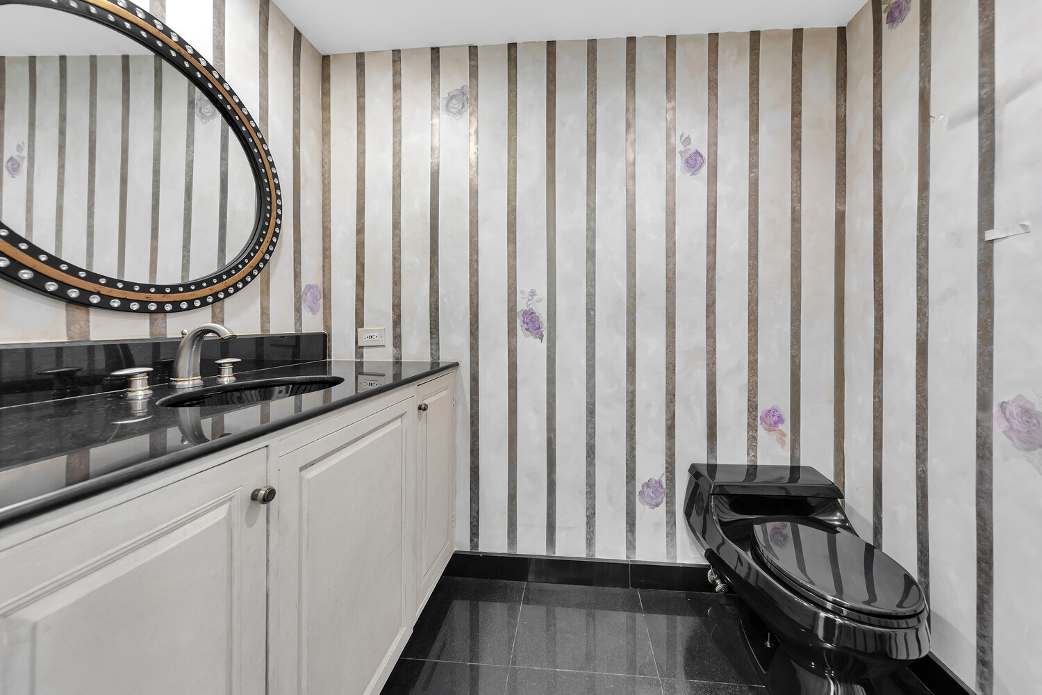 180 E END Avenue 18B