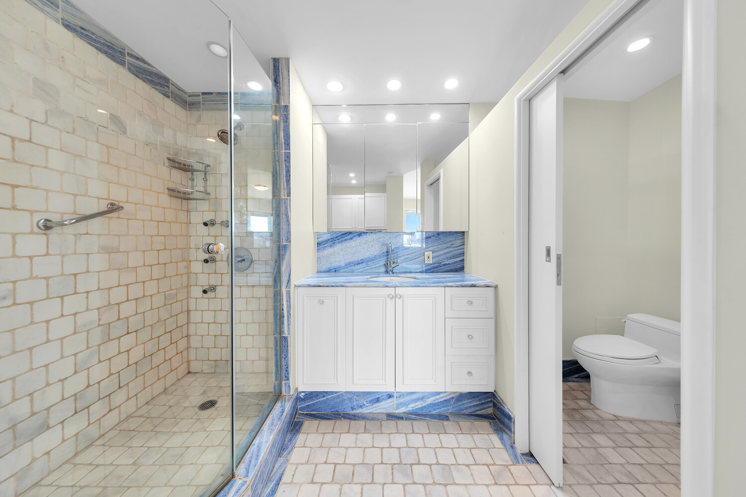 180 E END Avenue 18B