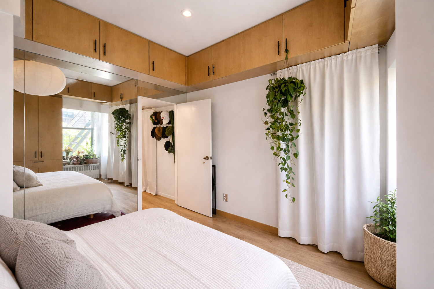 283 E 4TH Street 4F