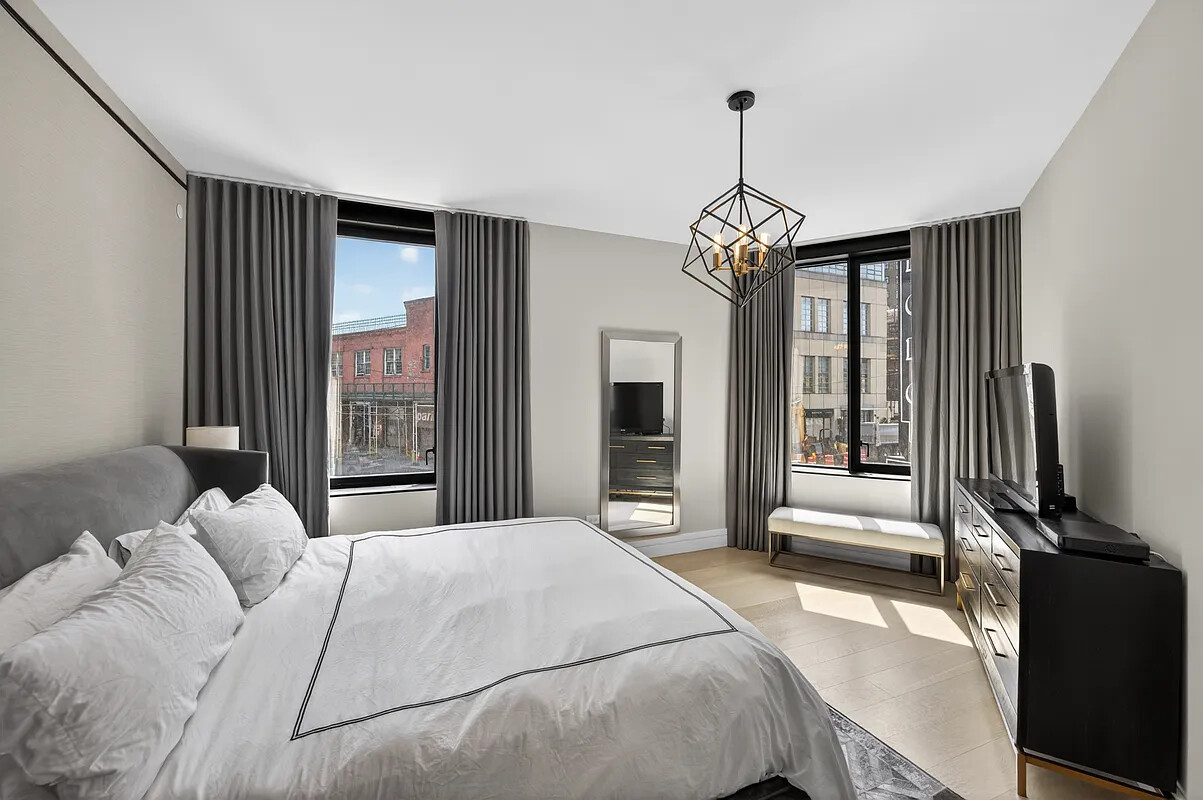 175 W 10TH Street 2