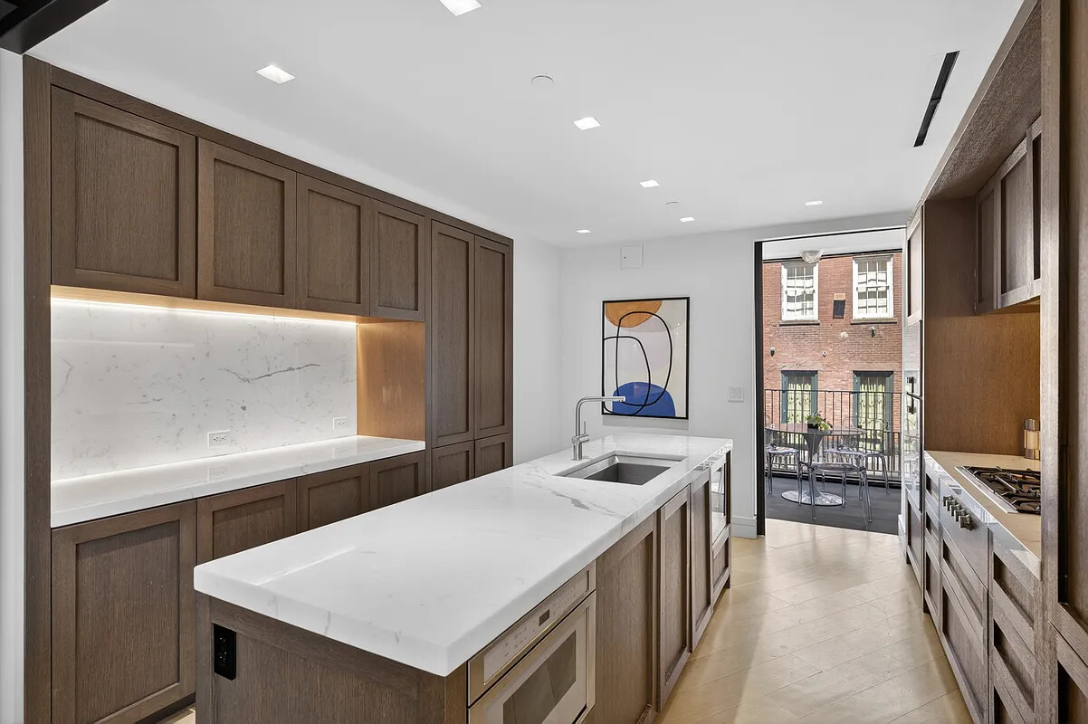 175 W 10TH Street 2