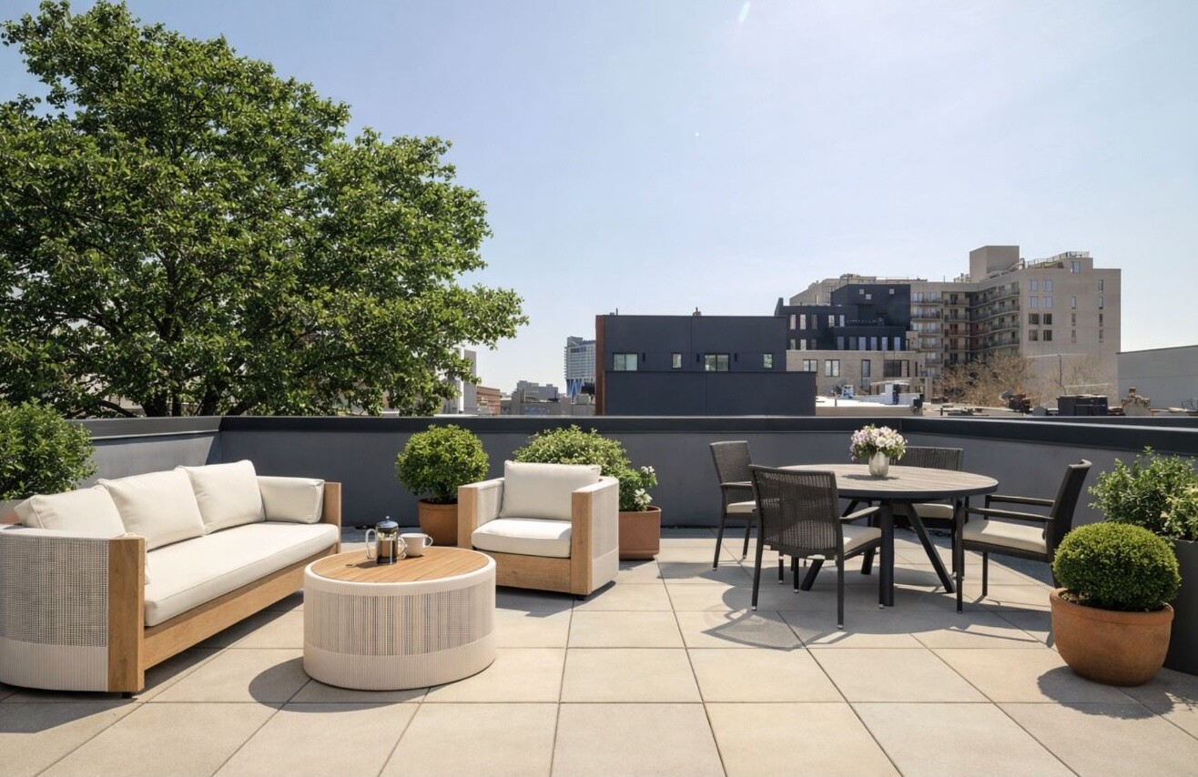 84 OAK Street 3B
