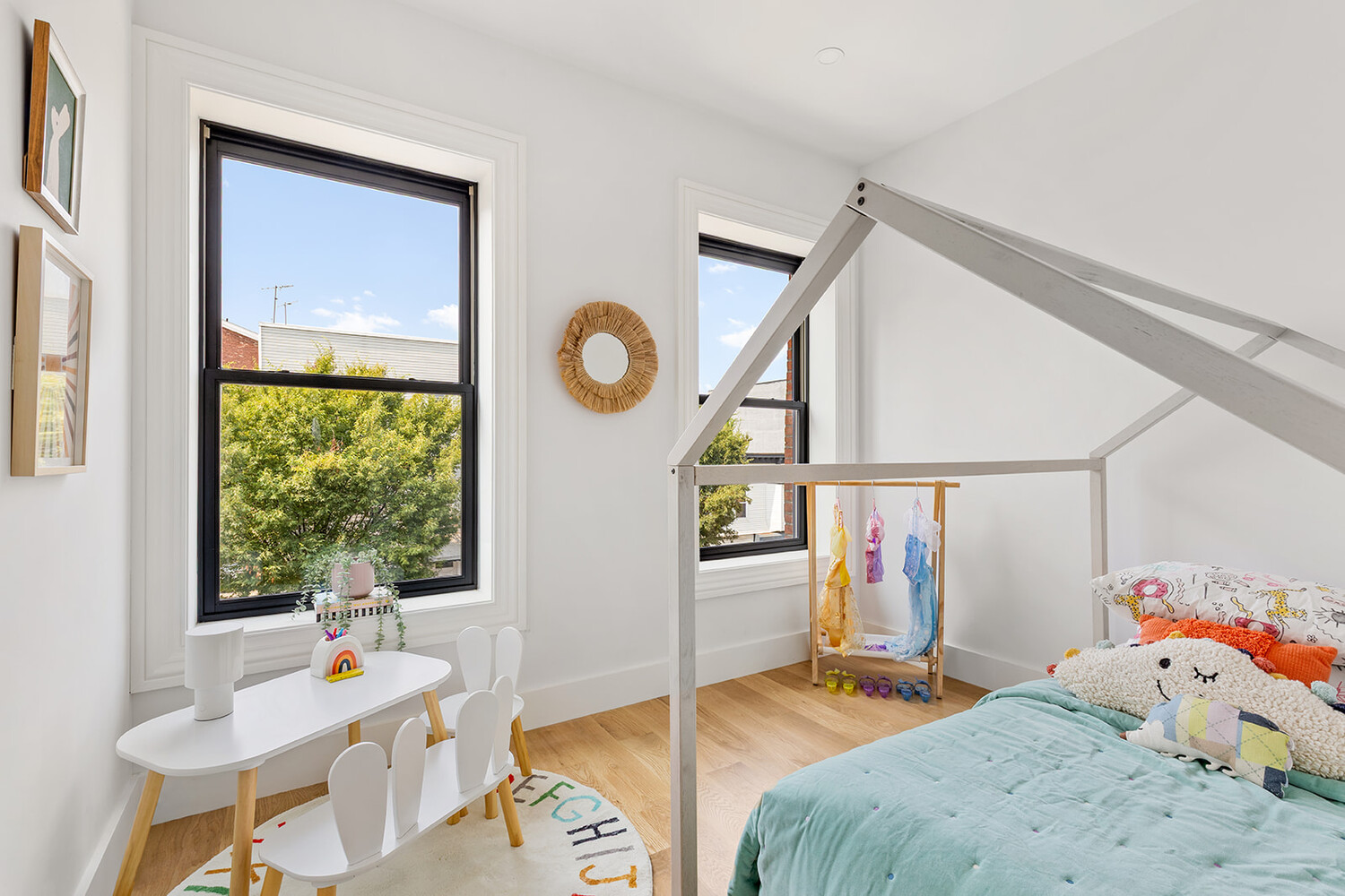 213 24TH Street