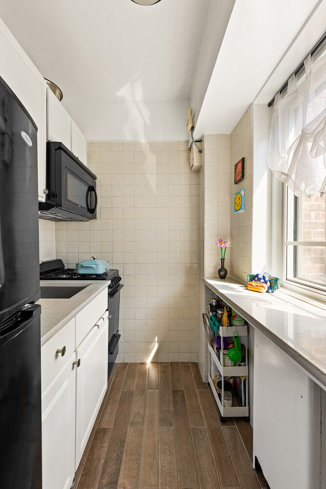235 ADAMS Street 3B
