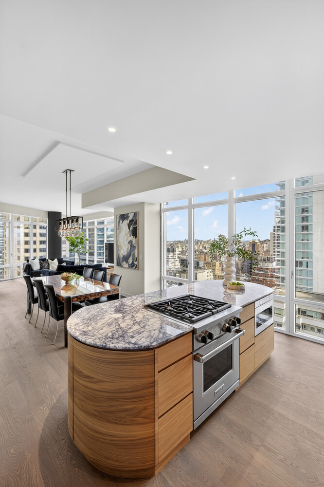 207 E 57TH Street 29A