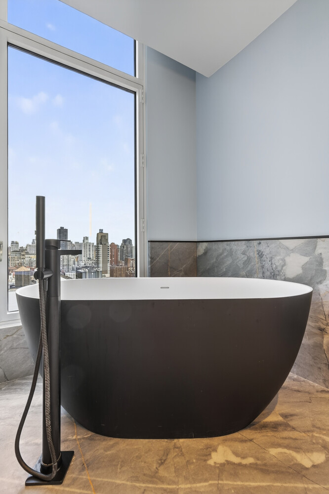 207 E 57TH Street 29A