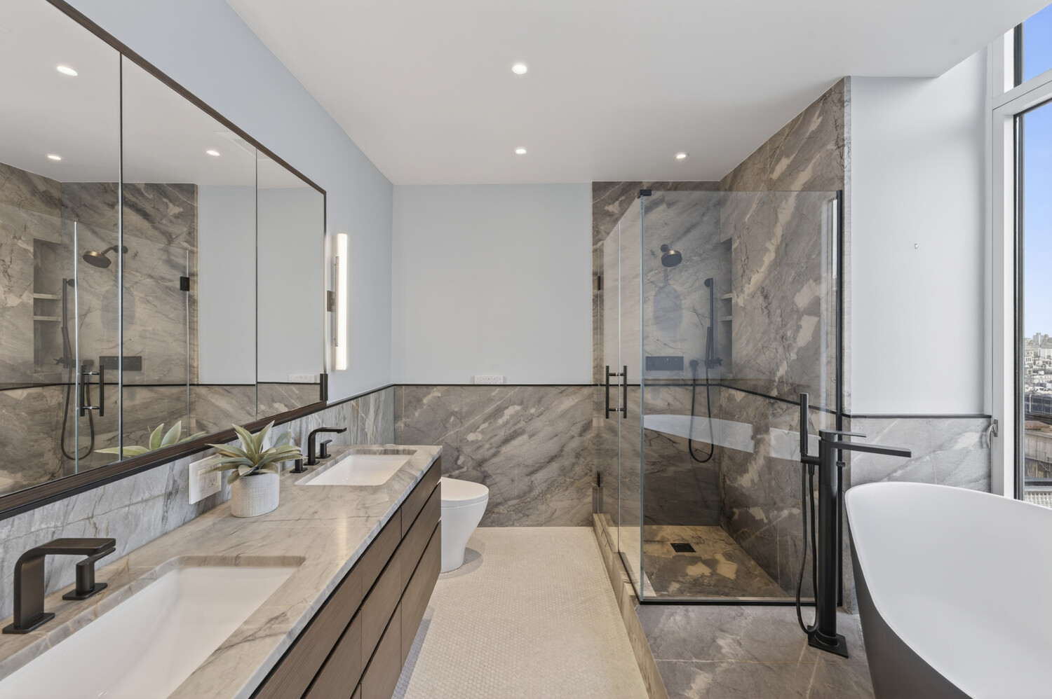 207 E 57TH Street 29A