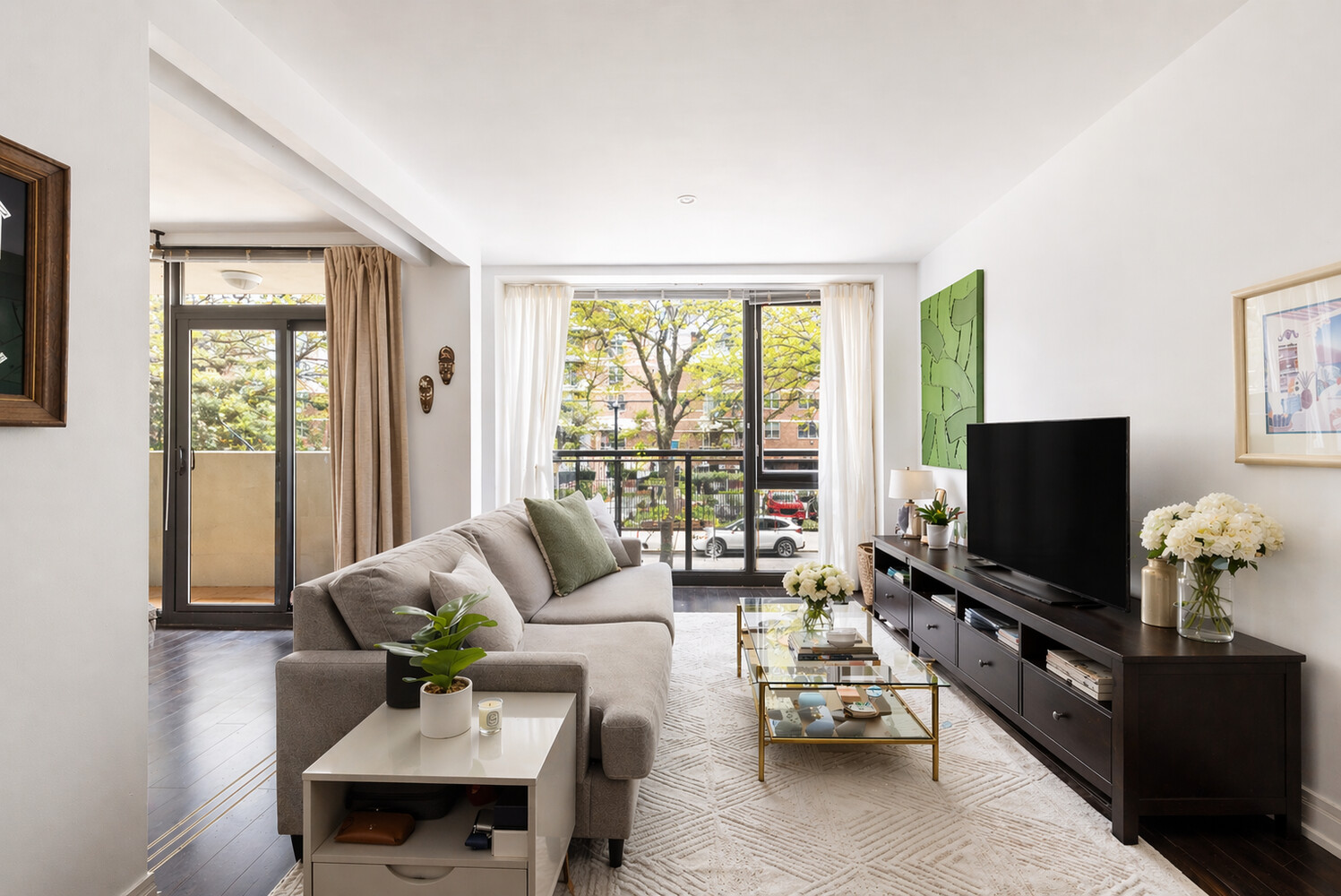 29 MONTROSE Avenue 2A