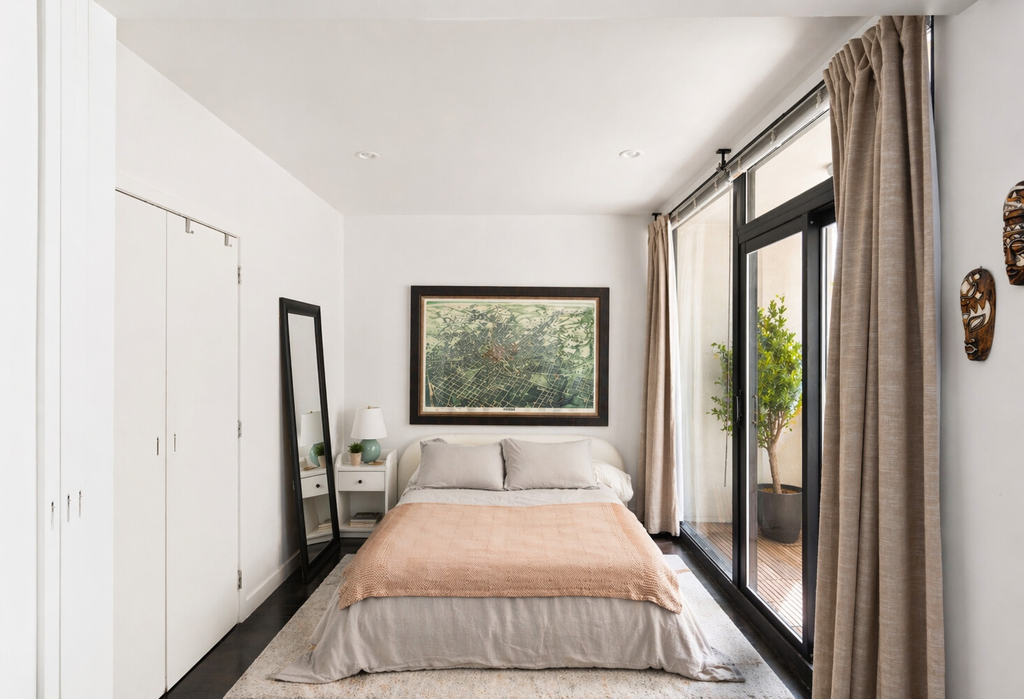 29 MONTROSE Avenue 2A