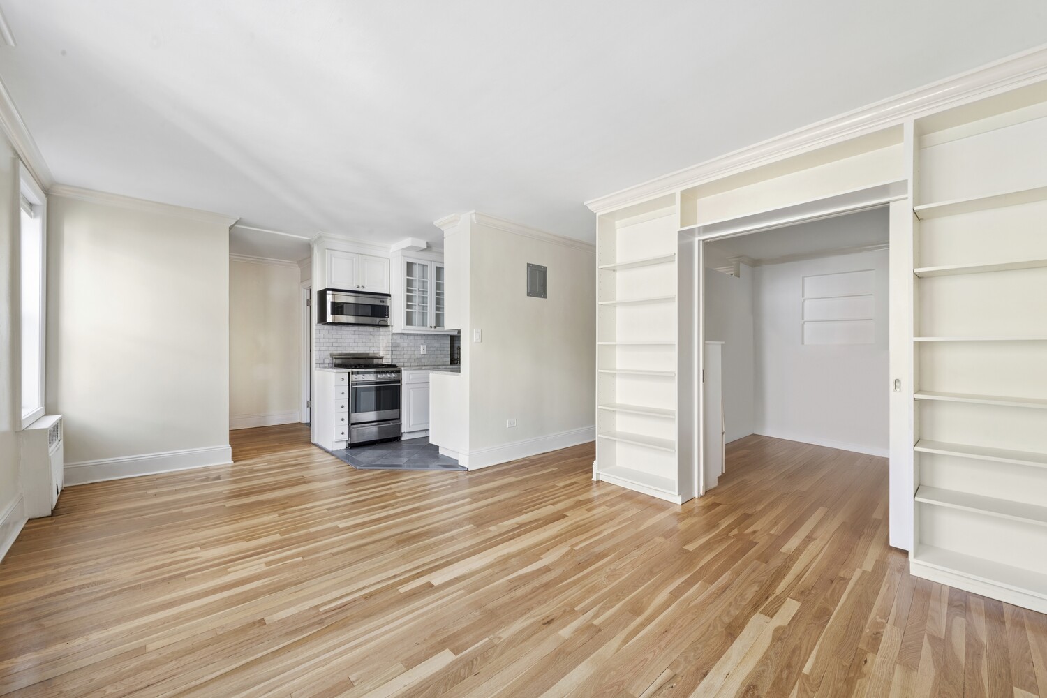 45 GRACE Court 3E