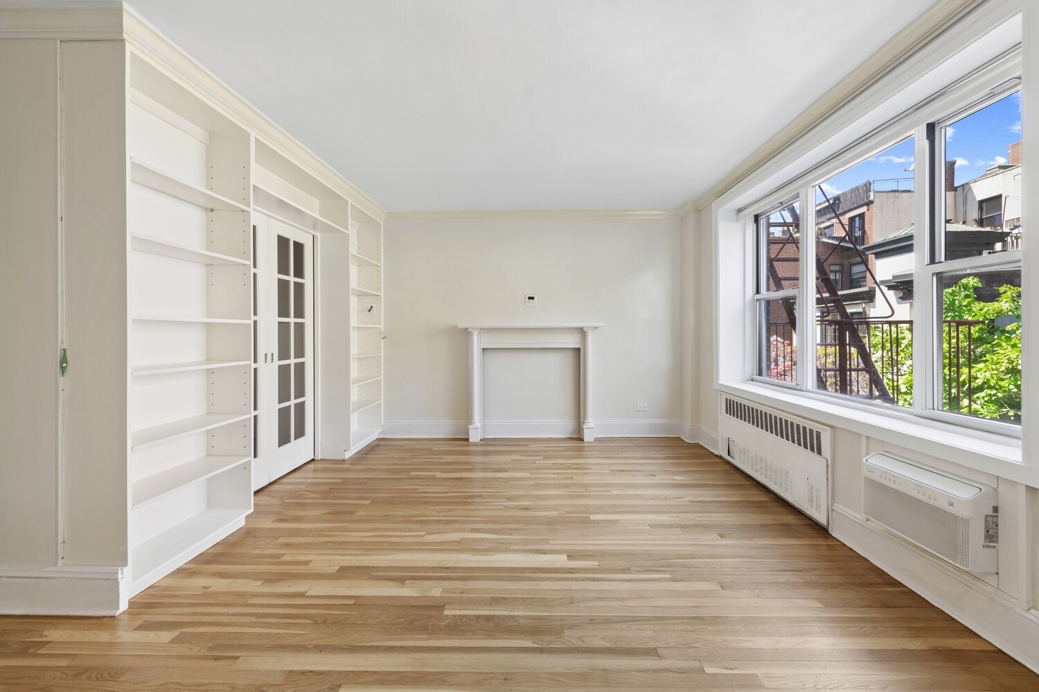 45 GRACE Court 3E