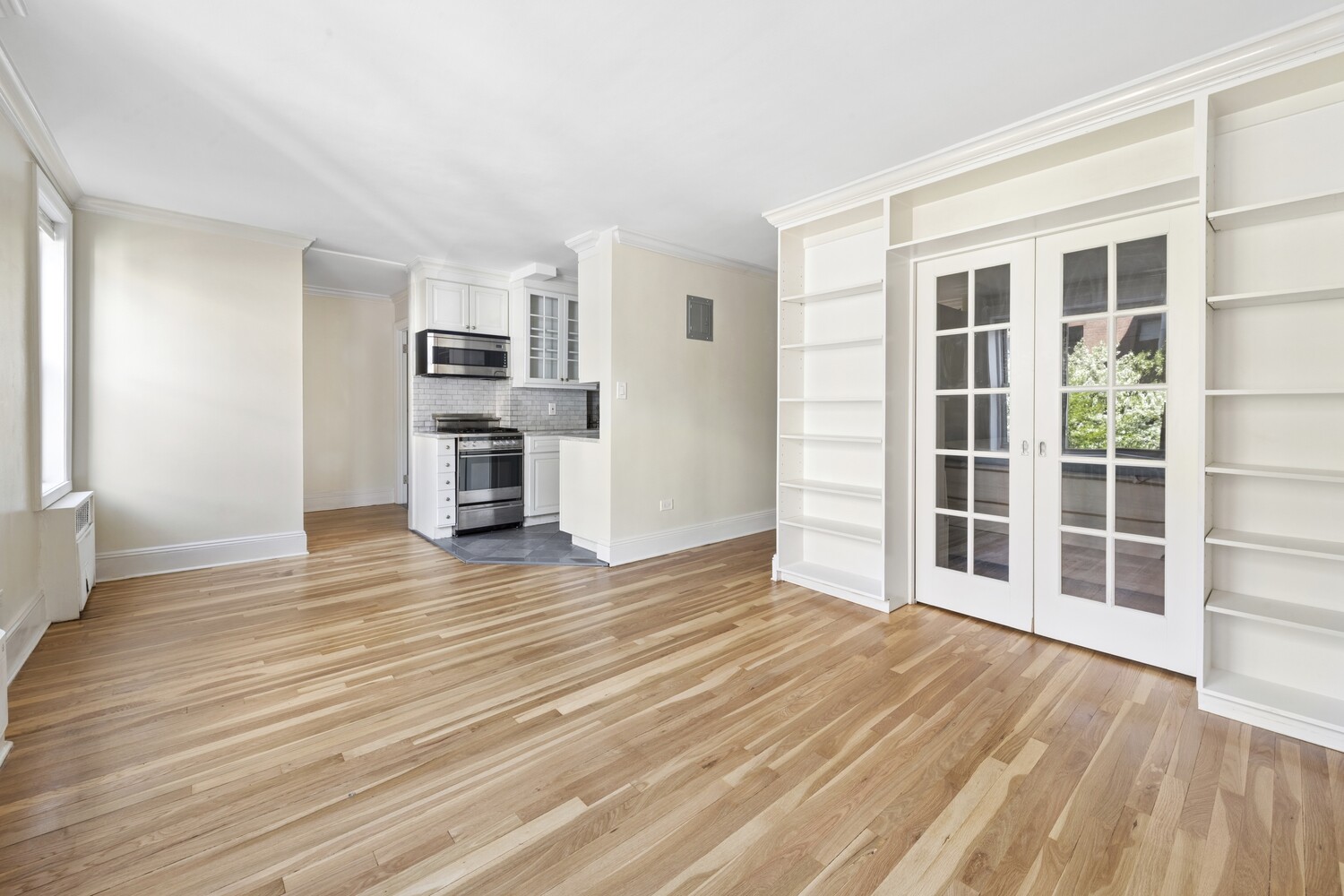 45 GRACE Court 3E