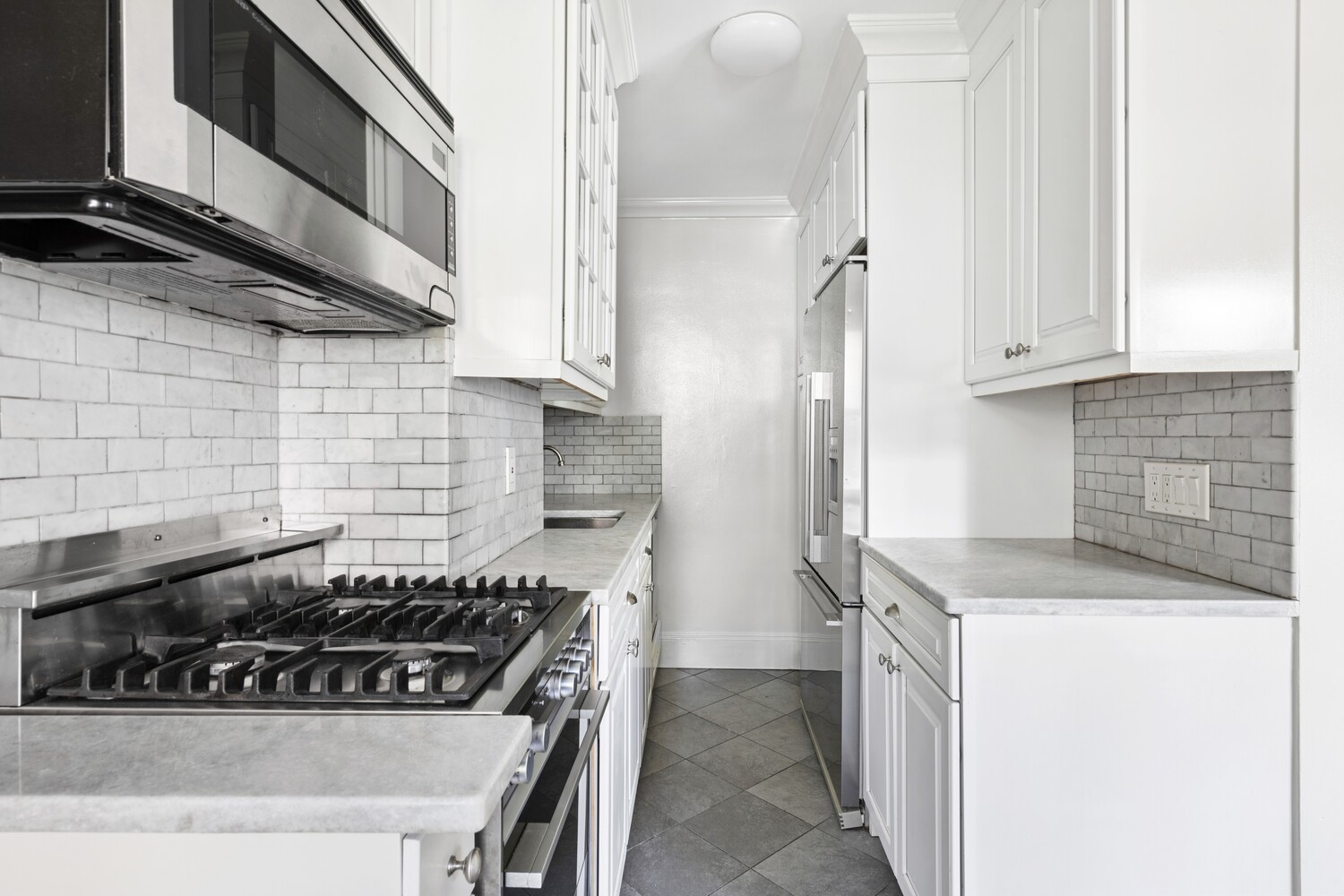 45 GRACE Court 3E