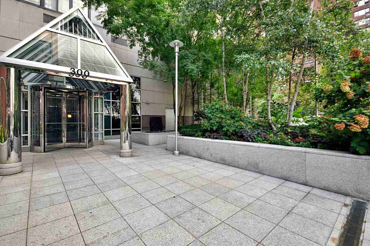 300 E 93RD Street 17C