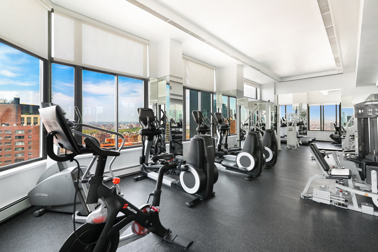 300 E 93RD Street 17C