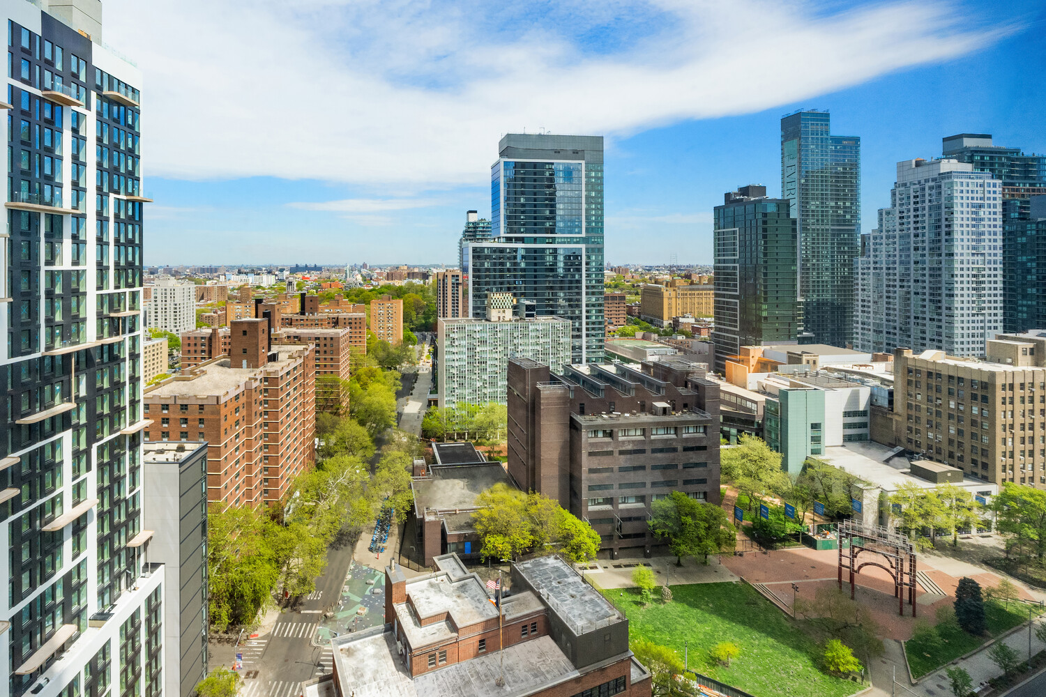 1 CITY Point 23E