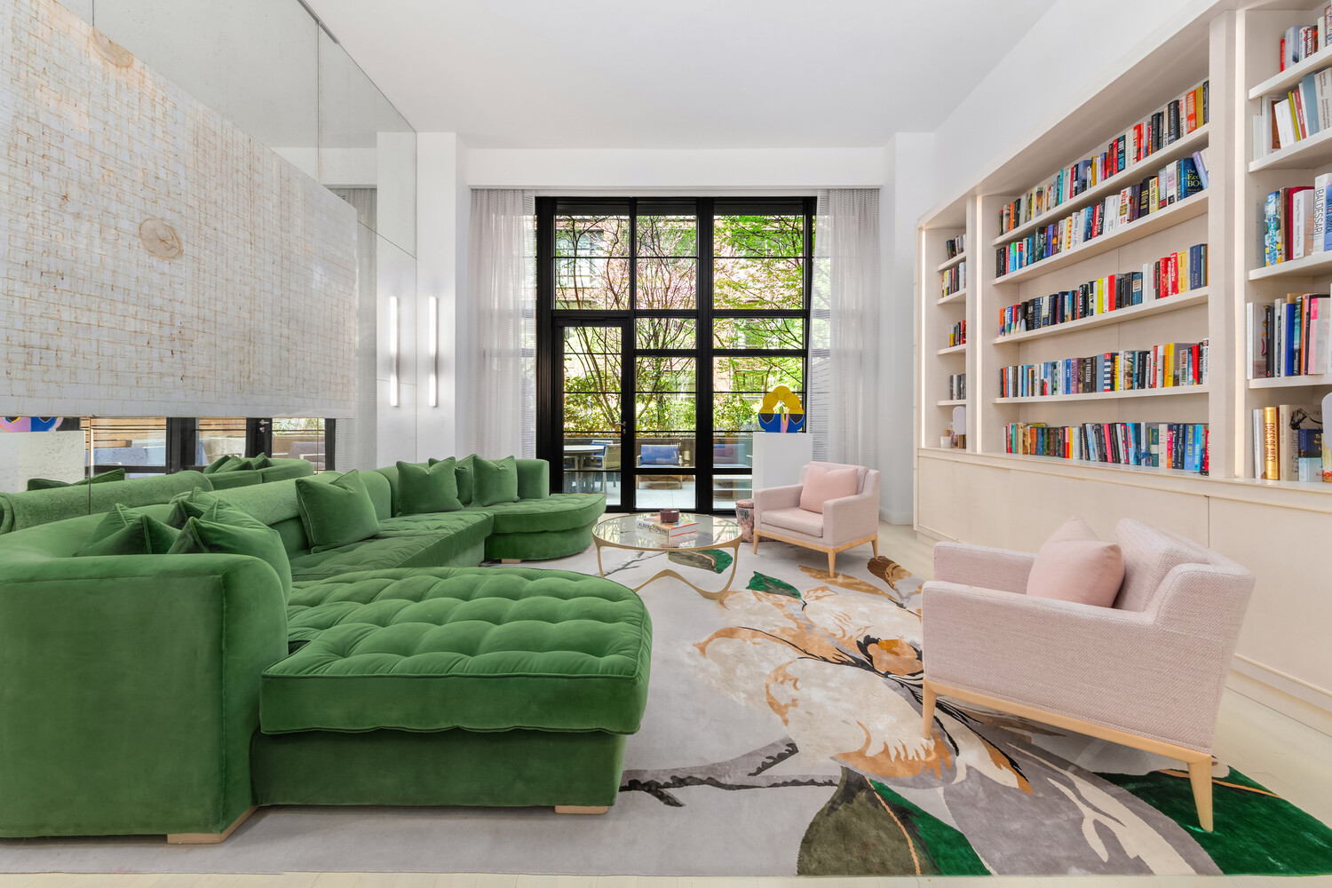 150 CHARLES Street M8