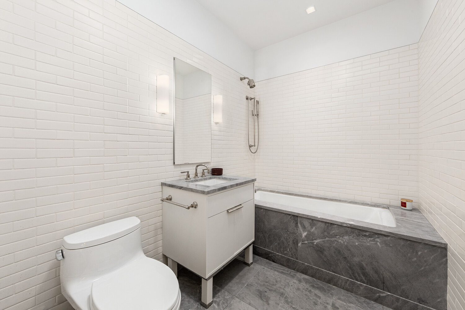 150 CHARLES Street M8