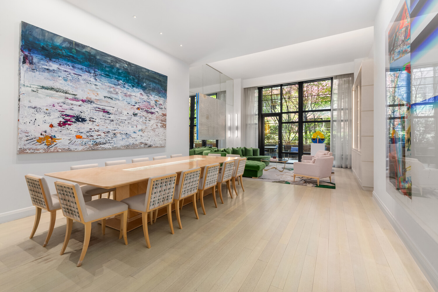 150 CHARLES Street M8